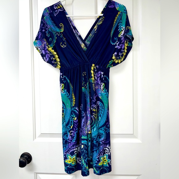 Women’s v-cut dress, size XL. Length 32”. Modern design blue purple - Picture 4 of 7